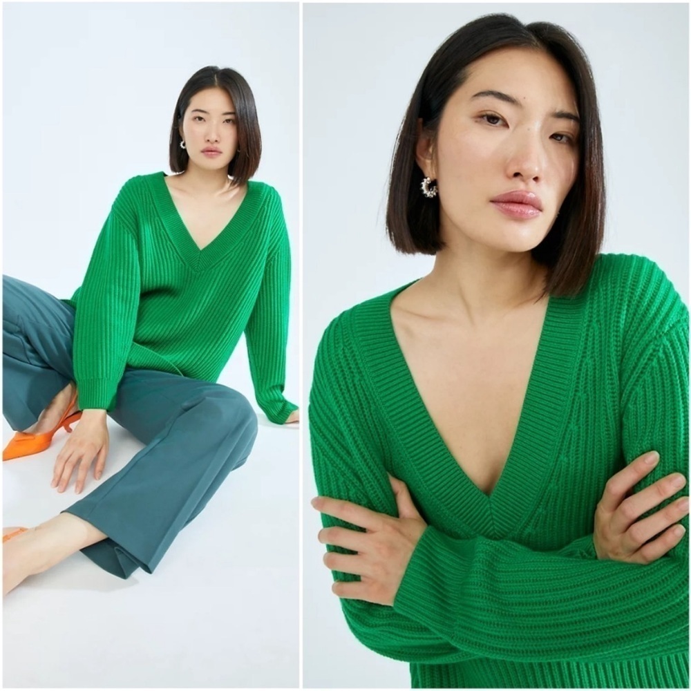 Aritzia Babaton Roger V Neck Merino Wool Sweater